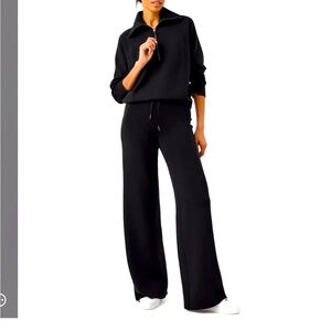 NWT Petite XSmall Spanx air essentials wide leg pants.